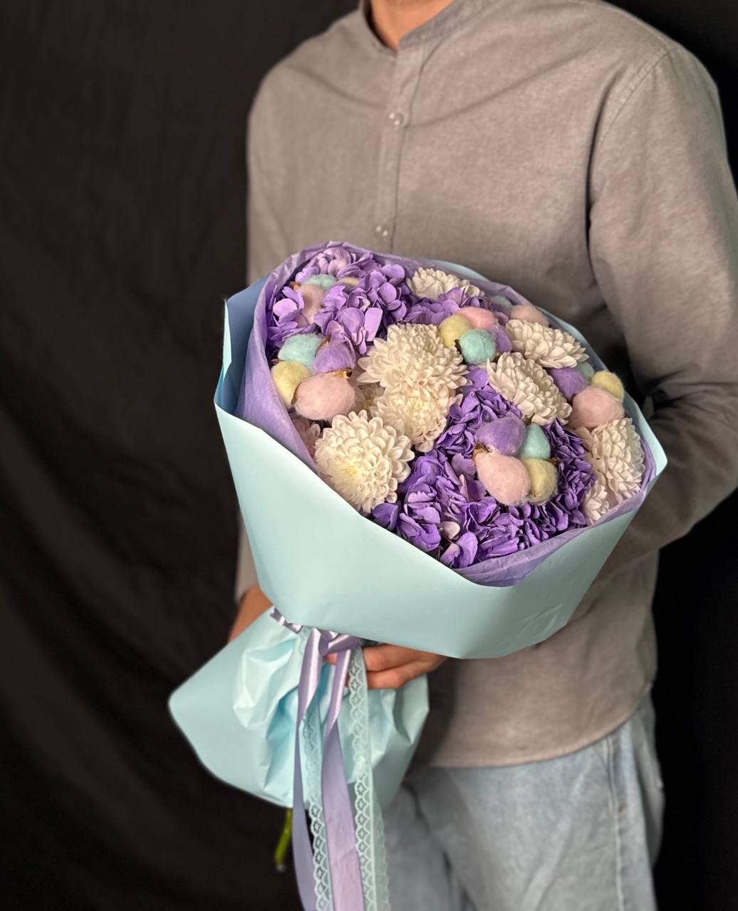 Авторский букет гортензии и хризантем