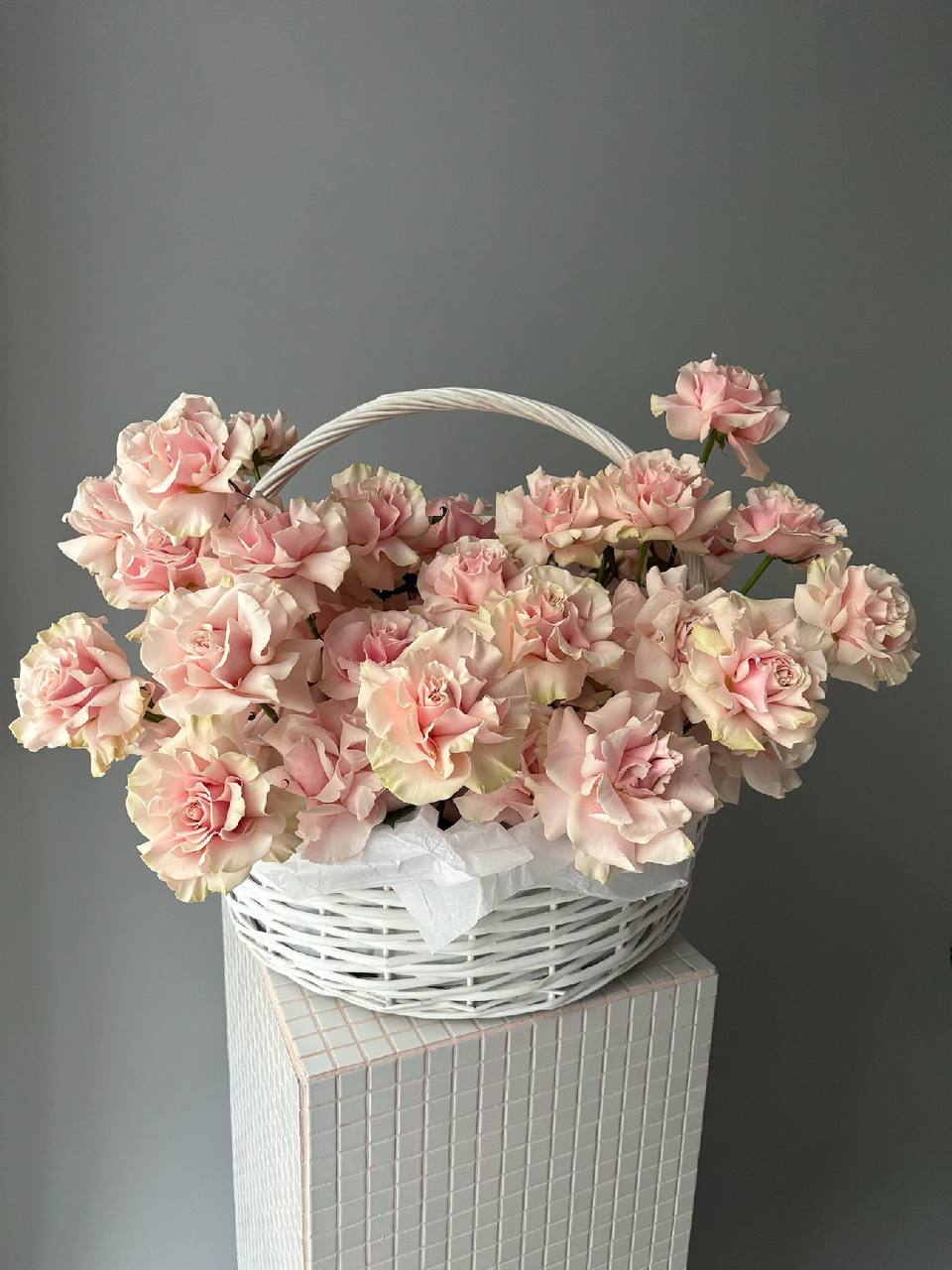 Корзина французской розы 51 шт