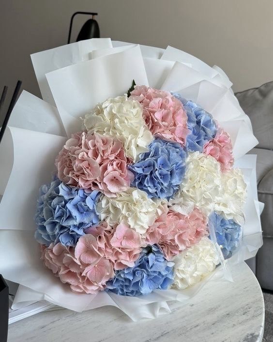 Букет из 15 гортензий