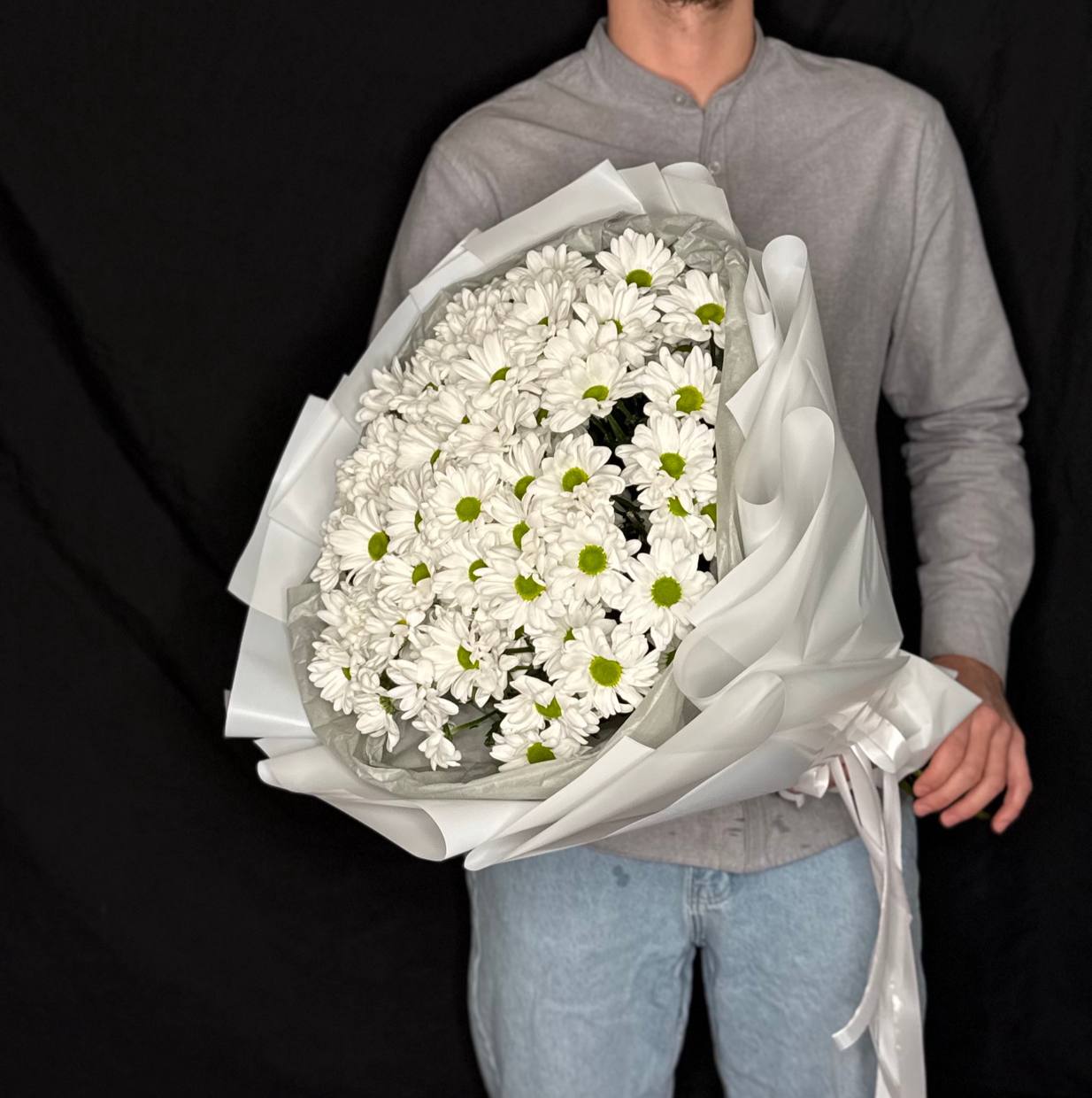 Букет из 13 хризантем