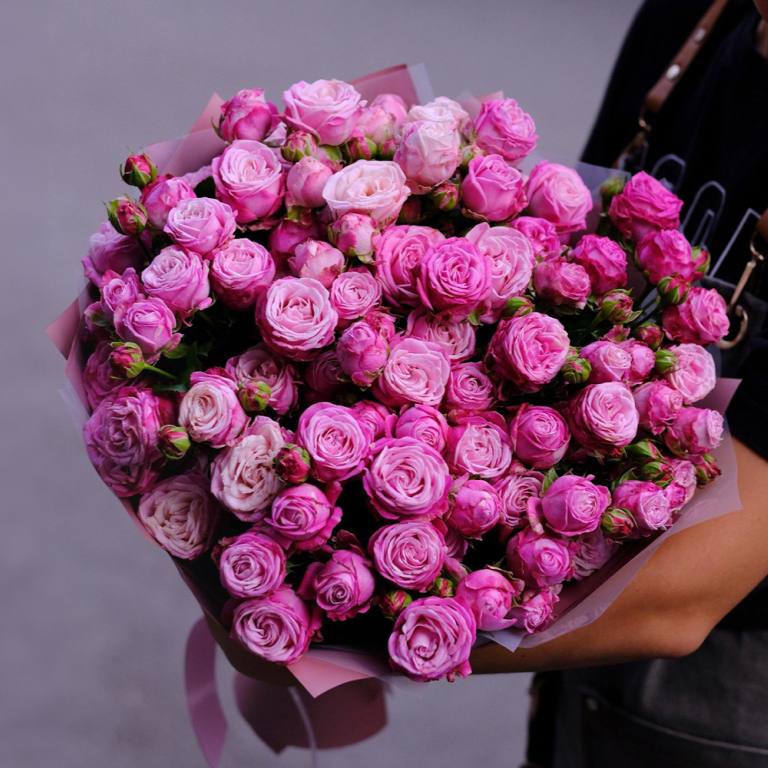 Букет пионовидных роз 15 веток