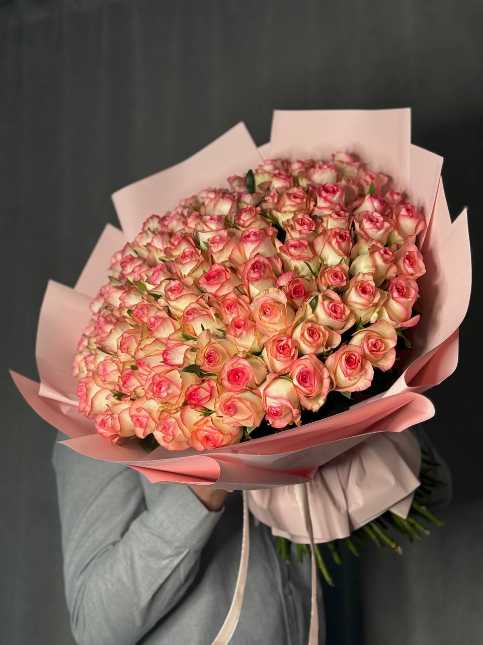 Букет из 101 нежно-розовой розы Кения