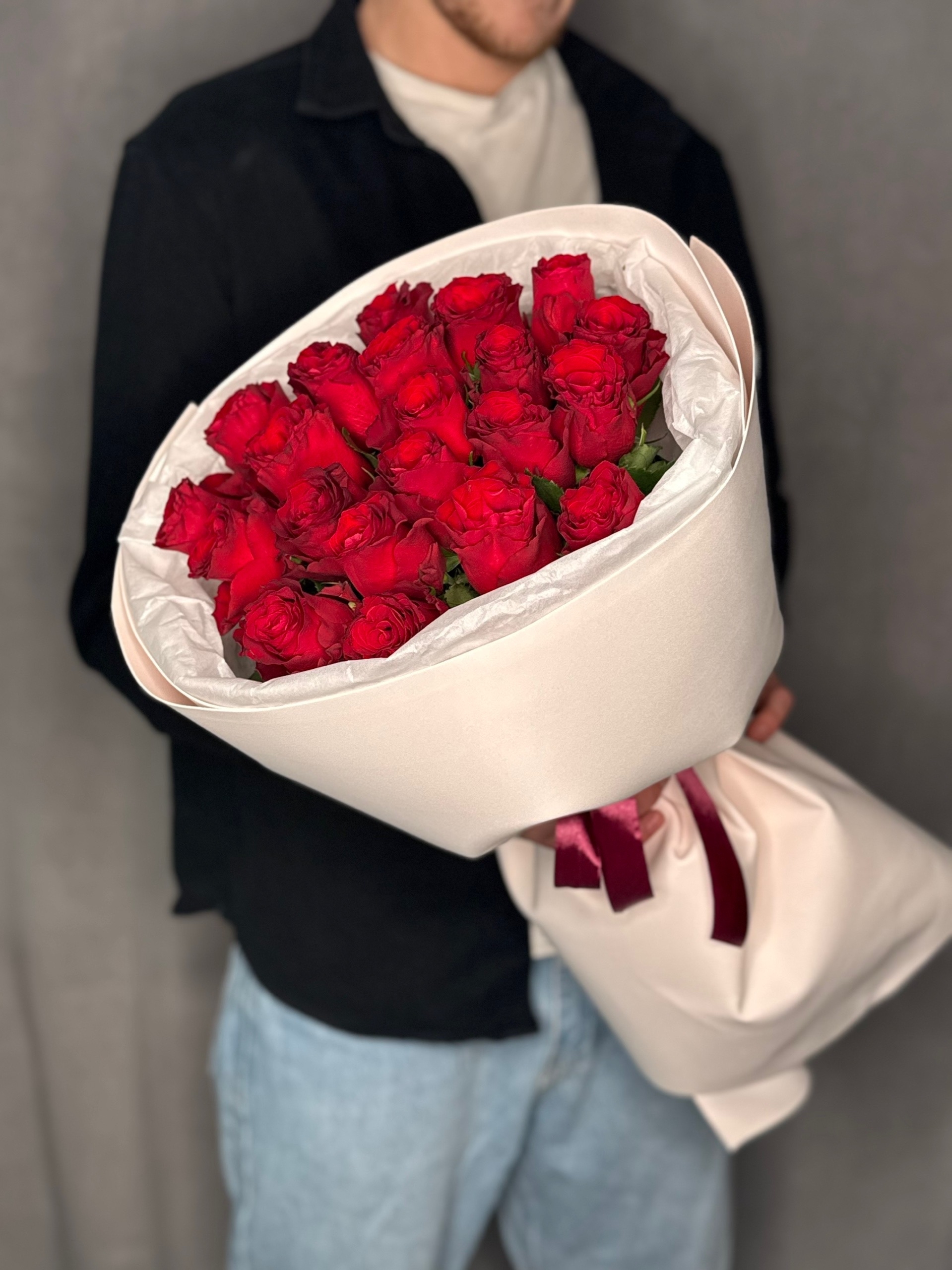 Букет из 21 красной голландской розы