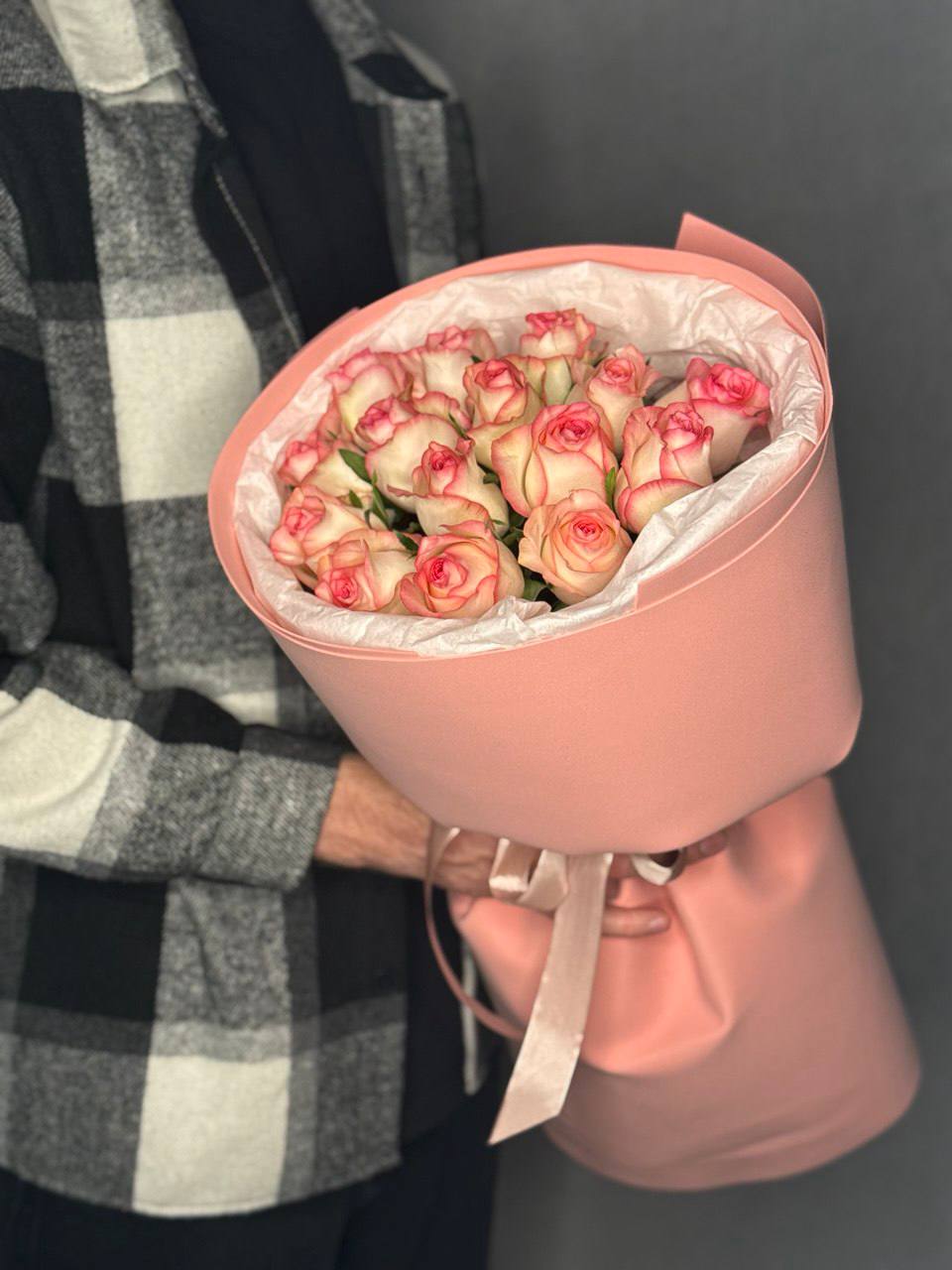 Букет из 15 роз Джумилия №112