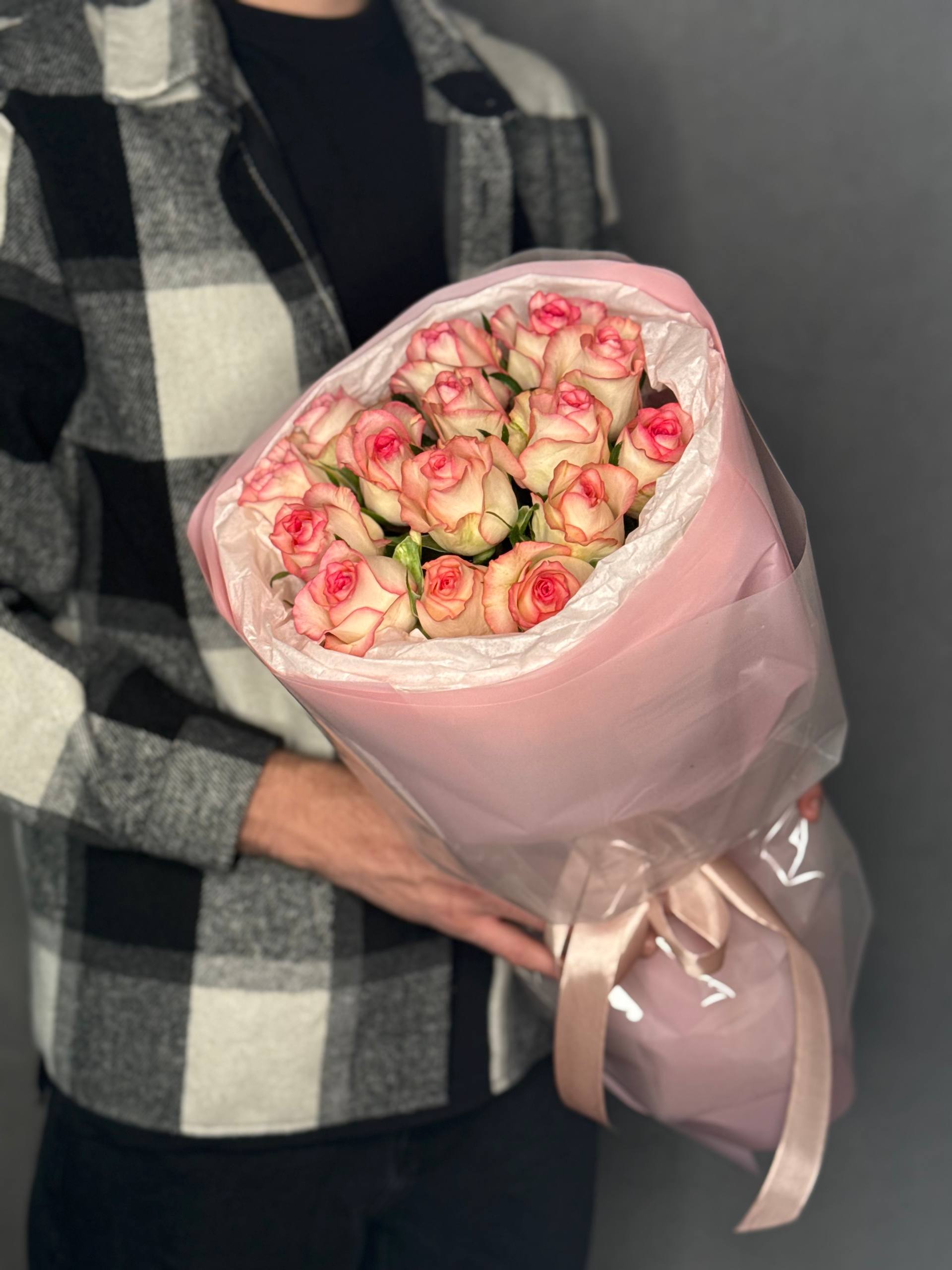 Букет из 15 роз Джумилия №164